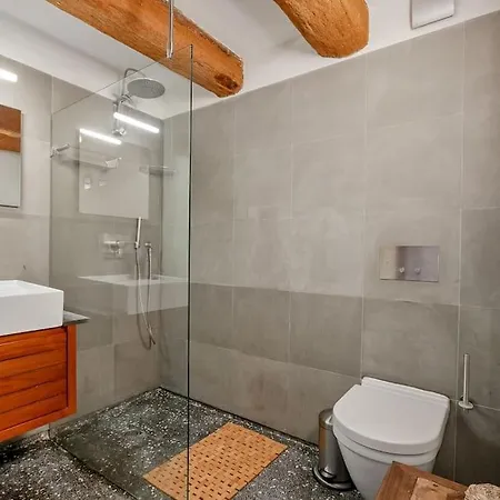 Private Canal Loft, Old Center *