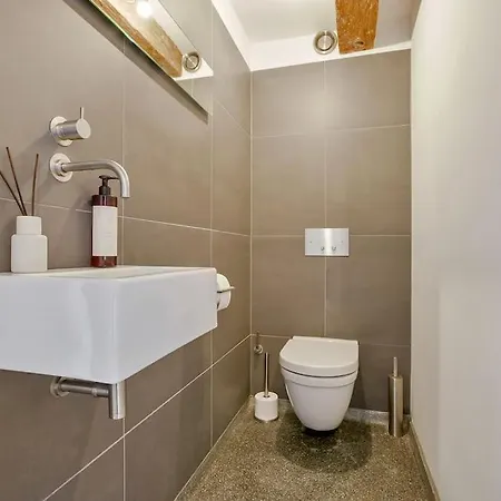 Private Canal Loft, Old Center דירה אמסטרדם